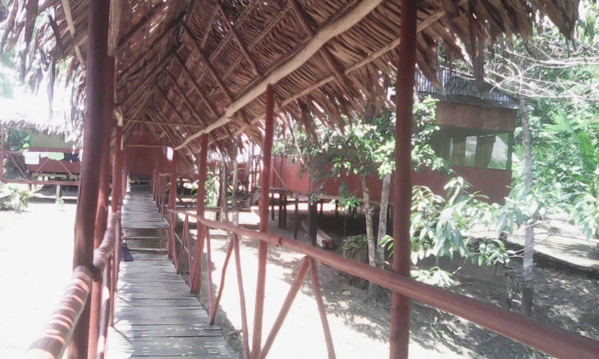 Amazon Queen Lodge Mazan Exterior photo