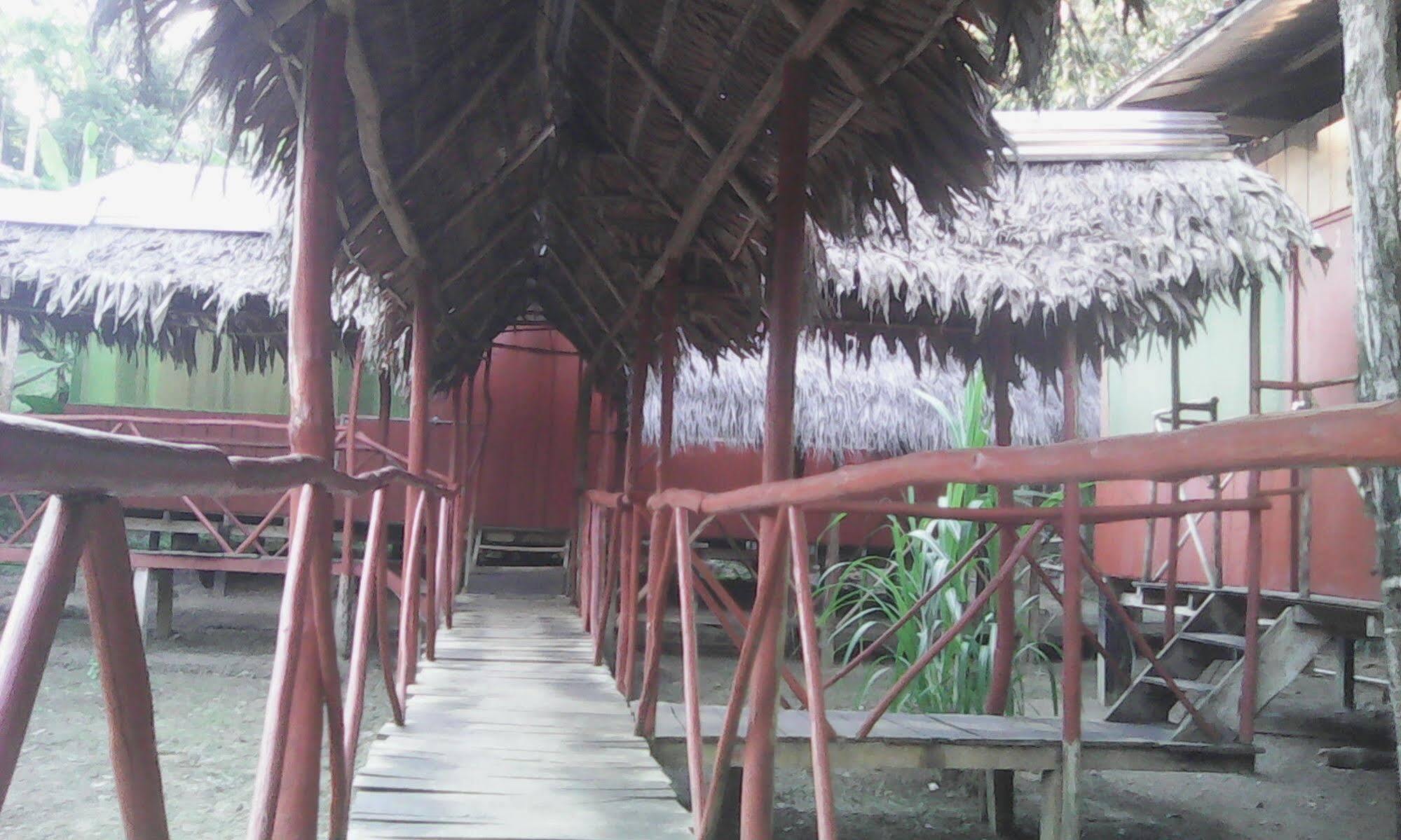 Amazon Queen Lodge Mazan Exterior photo