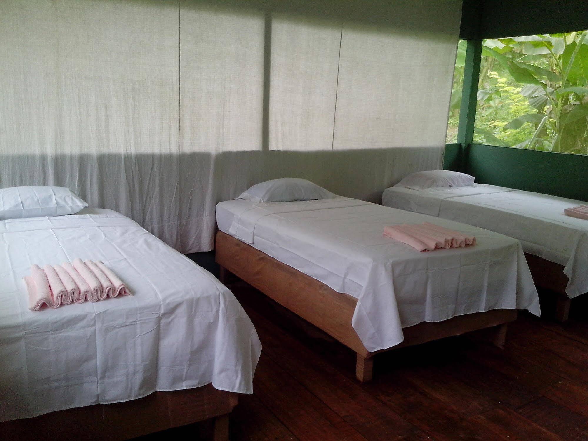 Amazon Queen Lodge Mazan Exterior photo